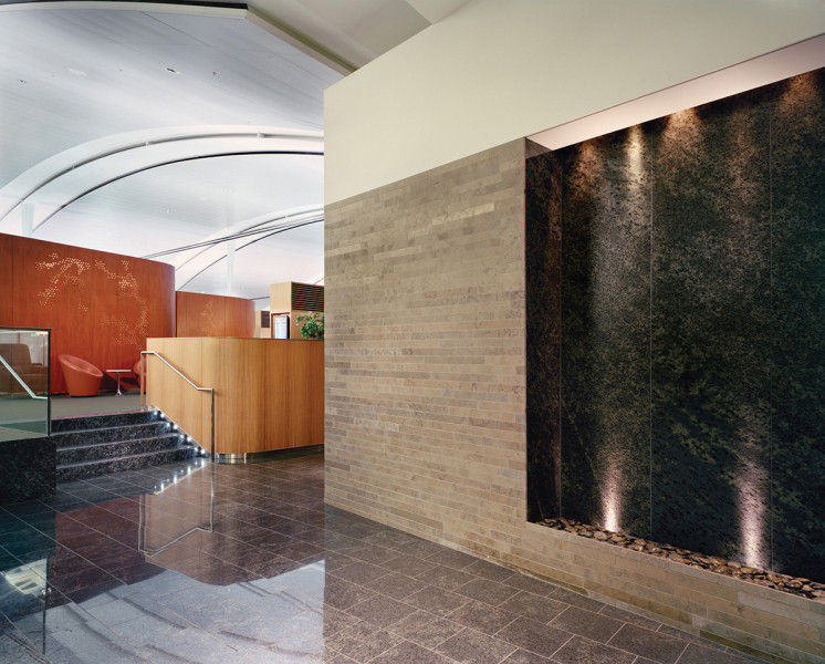 Air Canada Maple Leaf Lounge International Toronto Pearson - Photo 2